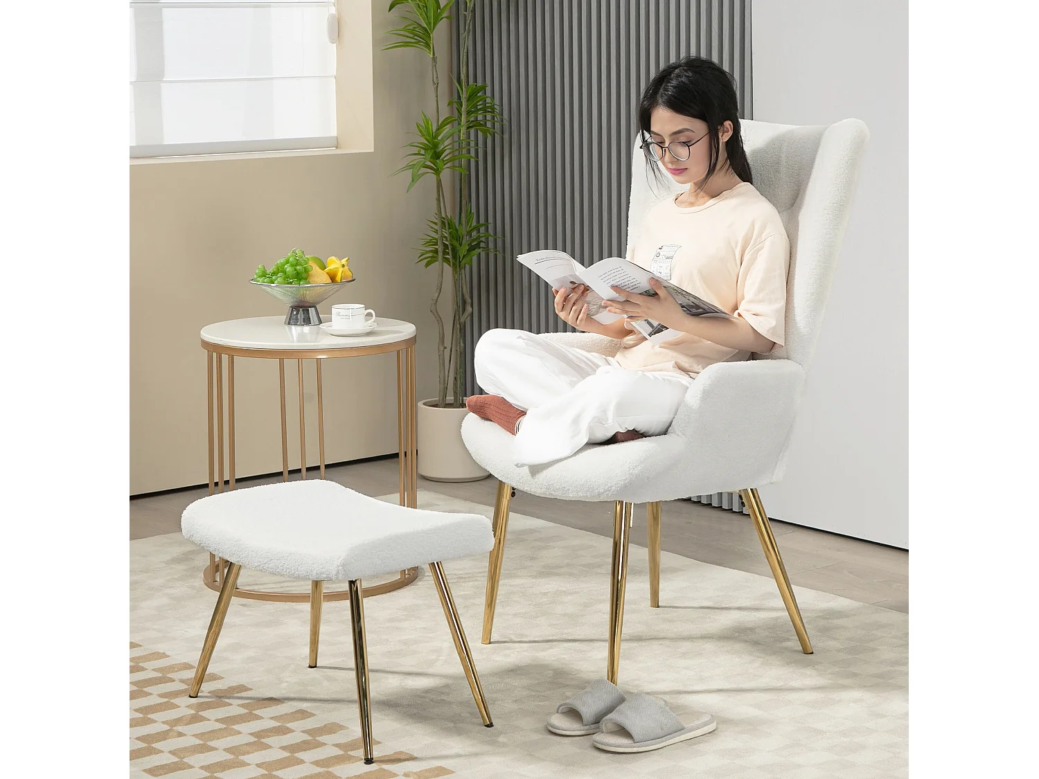 Poltrona relax con poggiapiedi, design moderno, microfibra, bianco (73x68x111 cm)