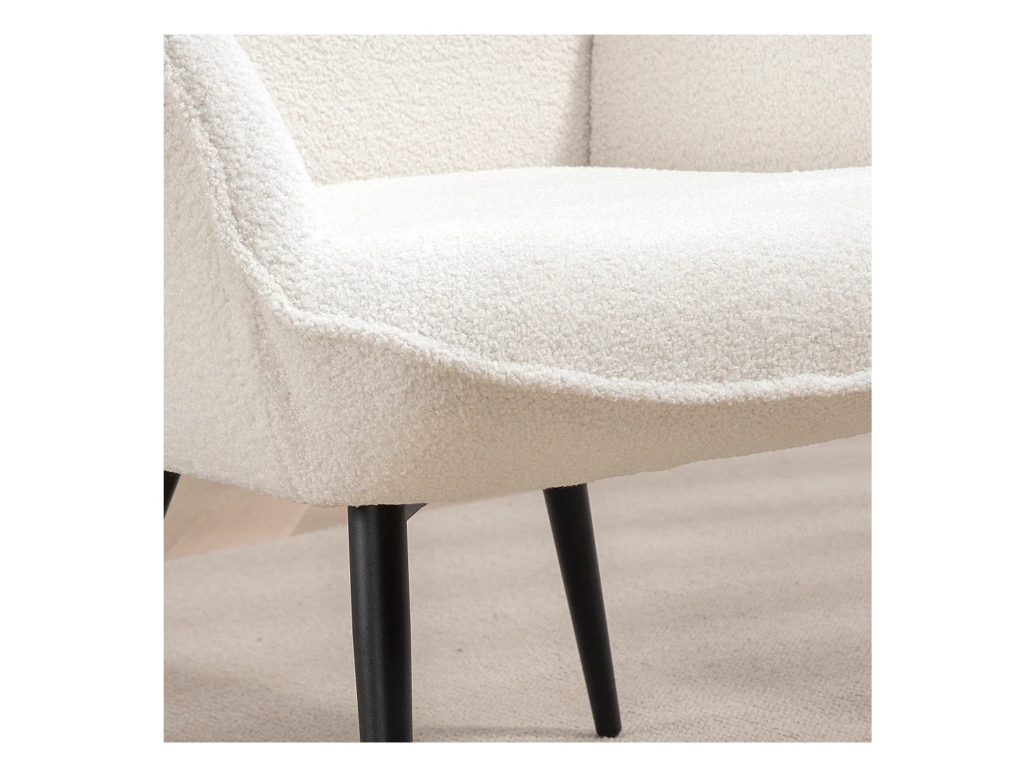 Fauteuil oreiller rembourré avec accoudoirs, pieds métal, polyester crème (71x77x102cm)