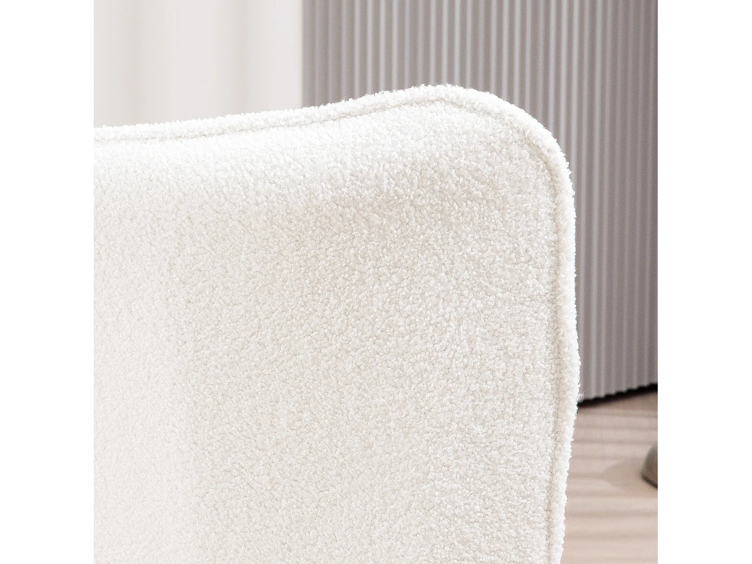 Fauteuil oreiller rembourré avec accoudoirs, pieds métal, polyester crème (71x77x102cm)