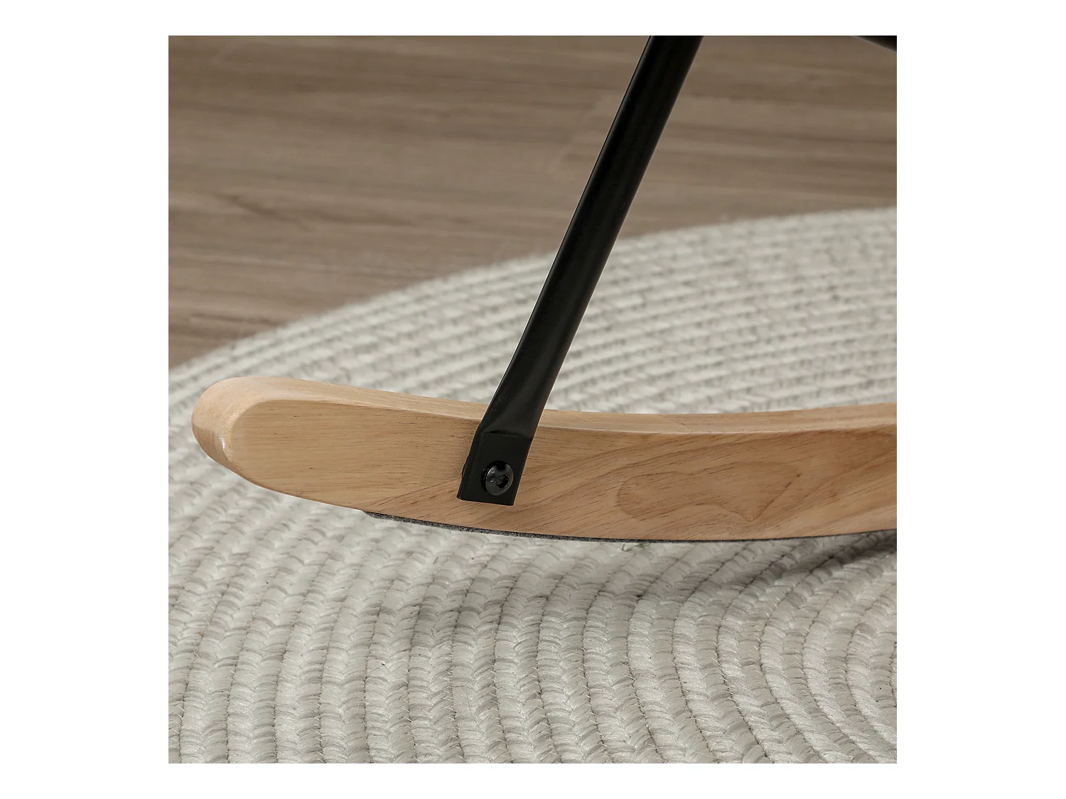 Schaukelstuhl mit Armlehnen, Samtstoff, Holzbeine, hellgrau (71x98x101 cm)