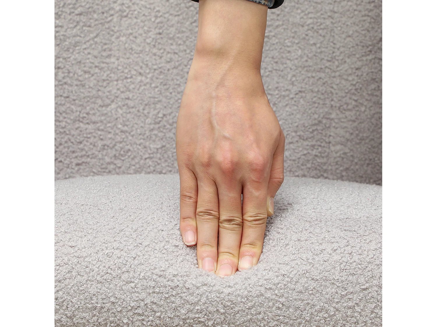 Schaukelstuhl mit Armlehnen, Plüschstoff, Holz und Metall, hellgrau (94x70x100 cm)