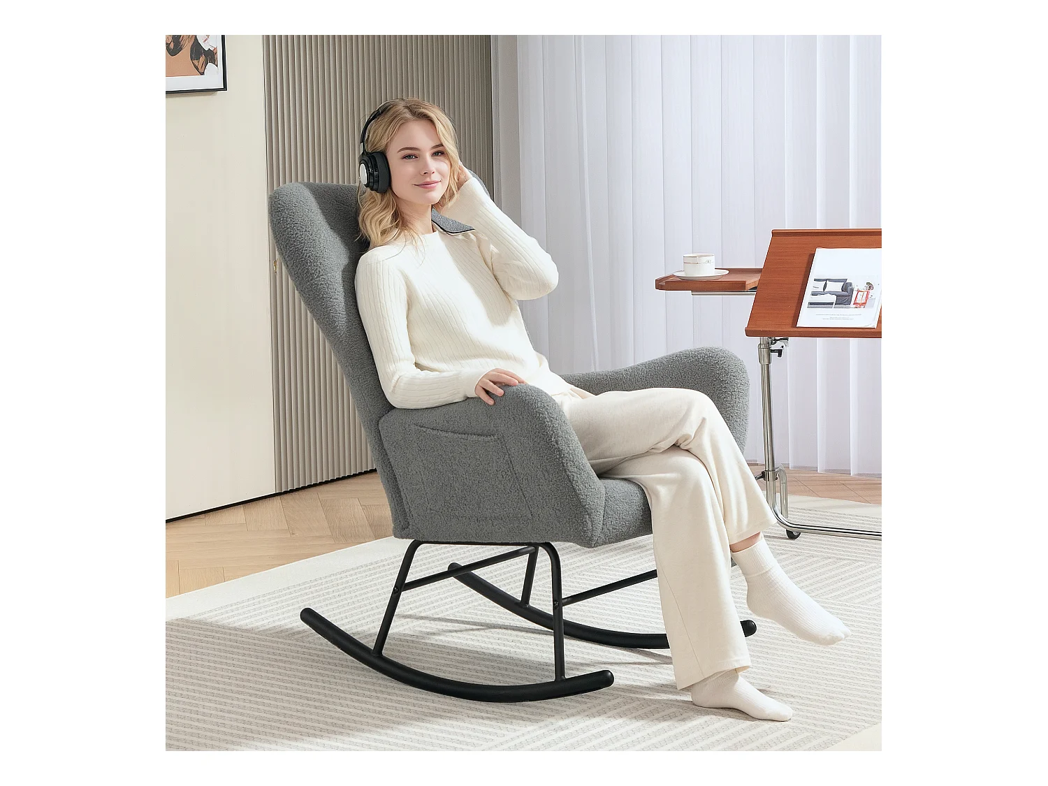 Fauteuil à bascule en tissu teddy, avec accoudoirs, coussin lombaire, rangement latéral, gris (95x67x100cm)