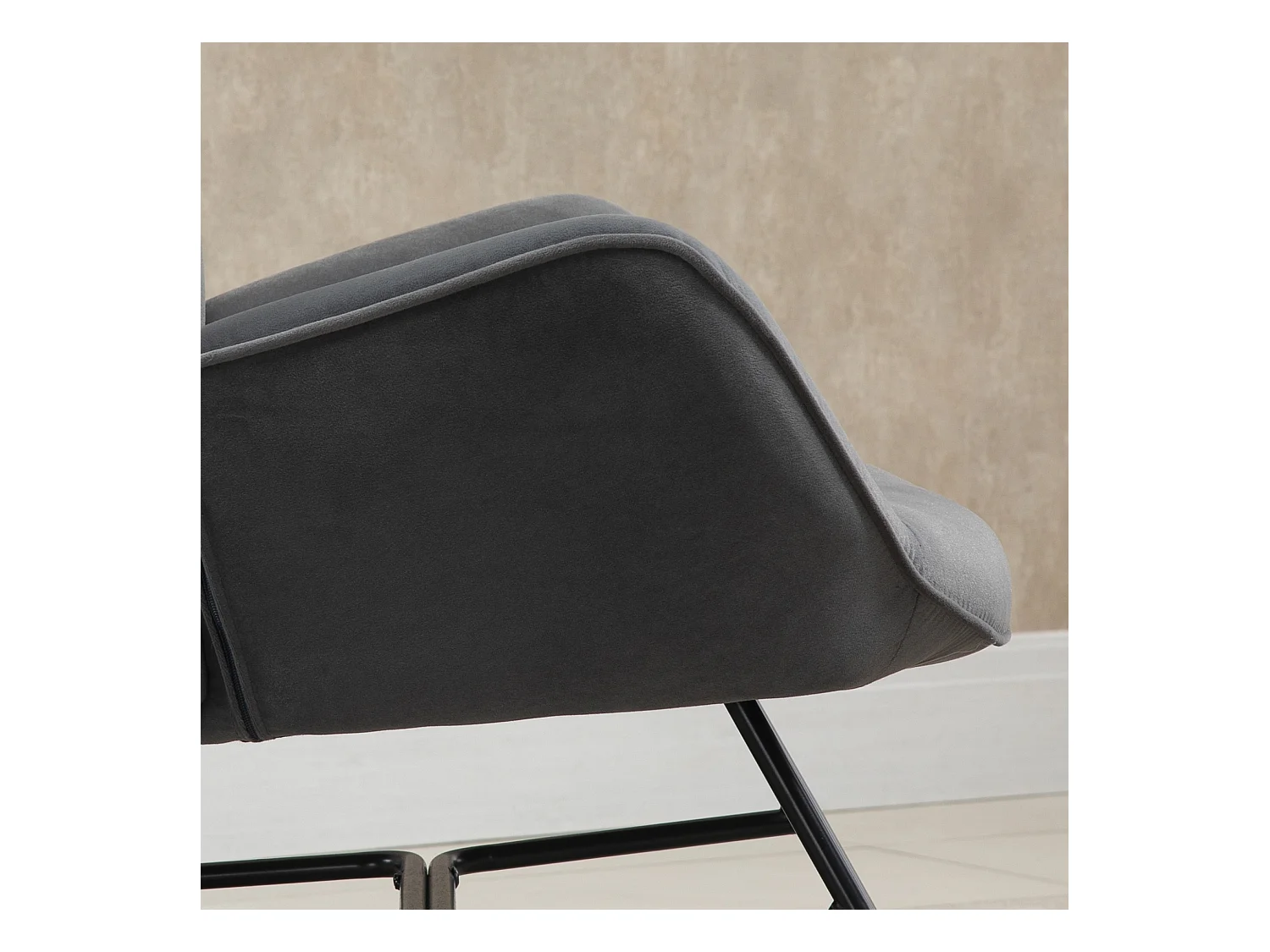 Fauteuil à bascule avec accoudoirs, tissu en velours, cadre en métal, gris, (65x70x96 cm)