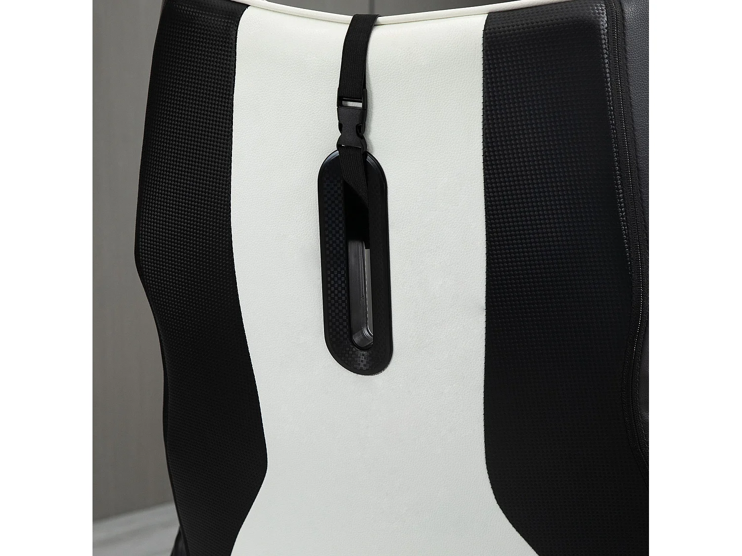 Sedia da gaming ergonomica con funzione di dondolo, in similpelle, nera e bianca, (67x75x106-112 cm)