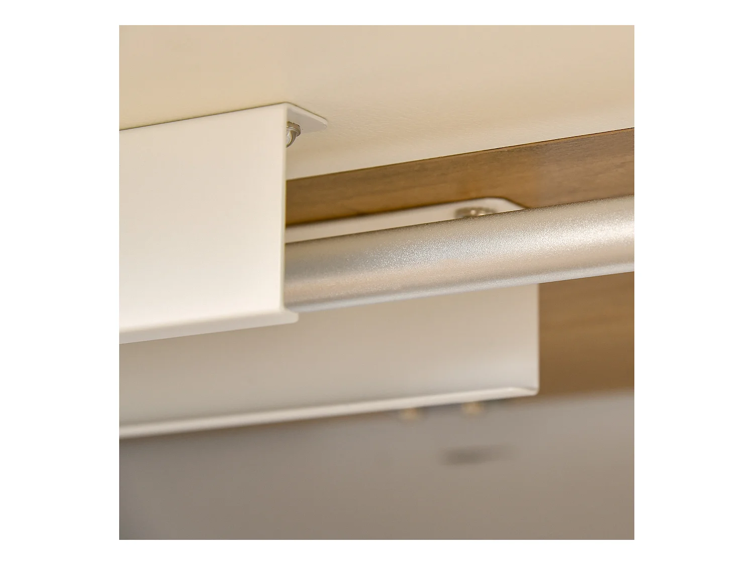 Bureau électrique réglable en hauteur, cadre métal, blanc et bois naturel (140x70x72-116cm)