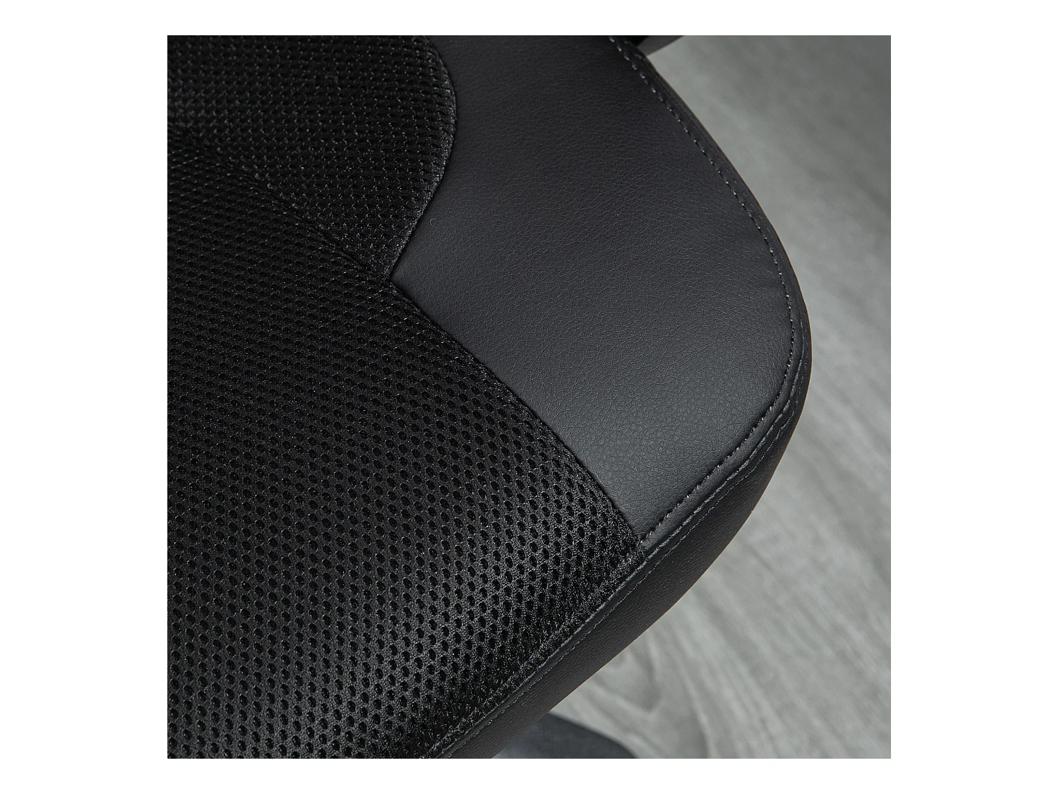 Fauteuil de gaming ergonomique avec fonction chauffante et 6 points de vibration, cuir synthétique, noir (68x69x108-117 cm)