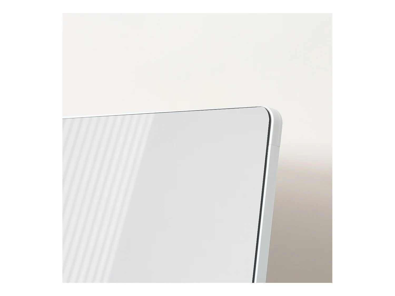 Miroir pleine longueur, cadre aluminium, argenté, support noir, design moderne (45x37x158.5cm)