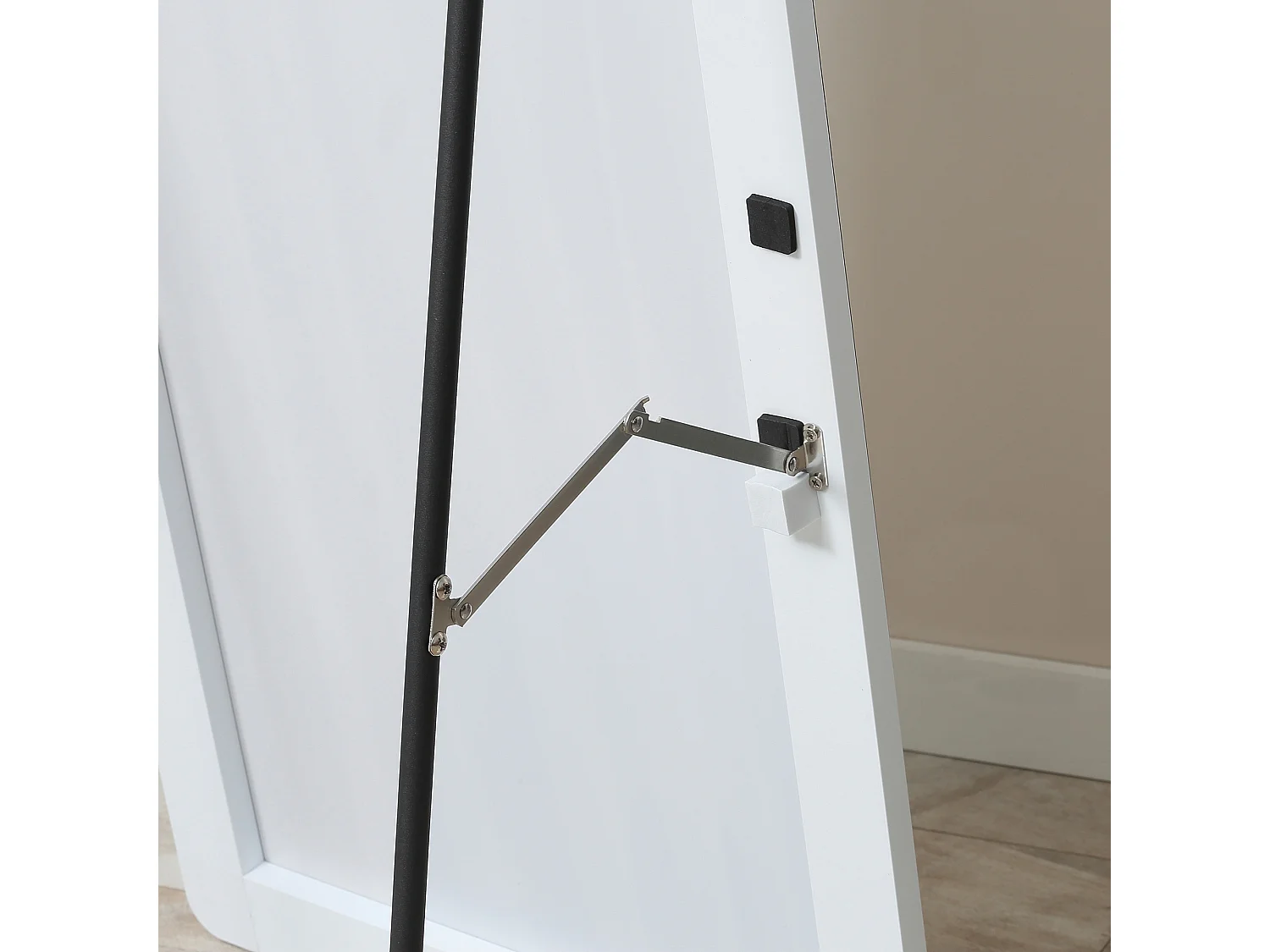 Specchio a figura intera, cornice in alluminio, argento, supporto nero, design moderno (45x37x158,5cm)