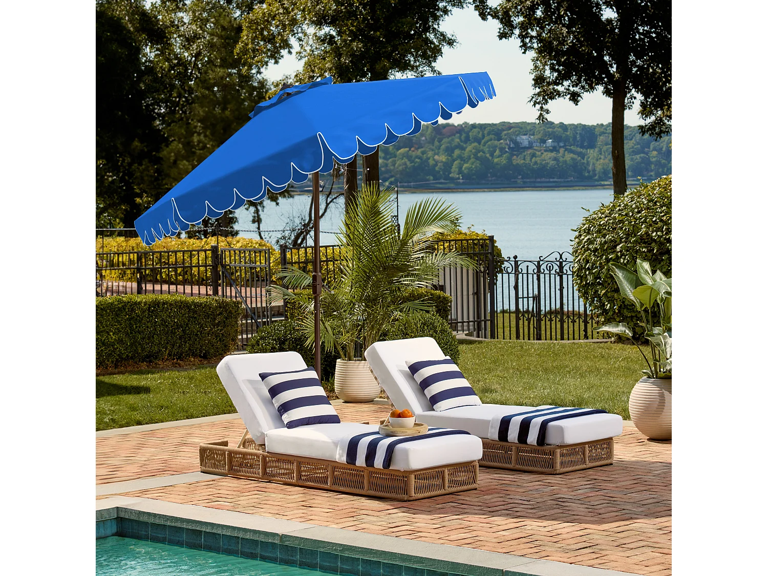 Parasol Bleu 256 x 256 X 251 cm - Dorinda