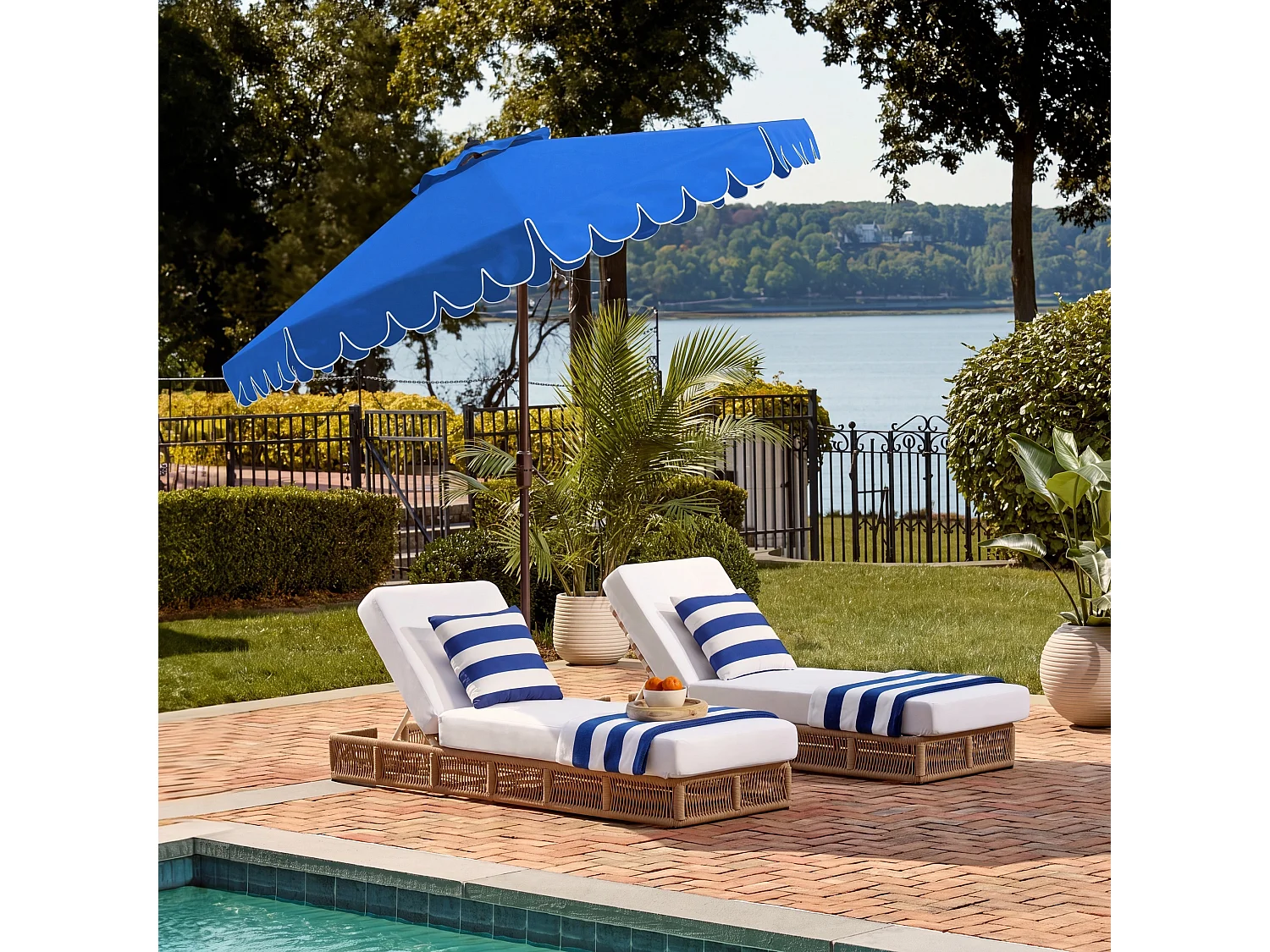 Parasol Bleu 256 x 256 X 251 cm - Dorinda