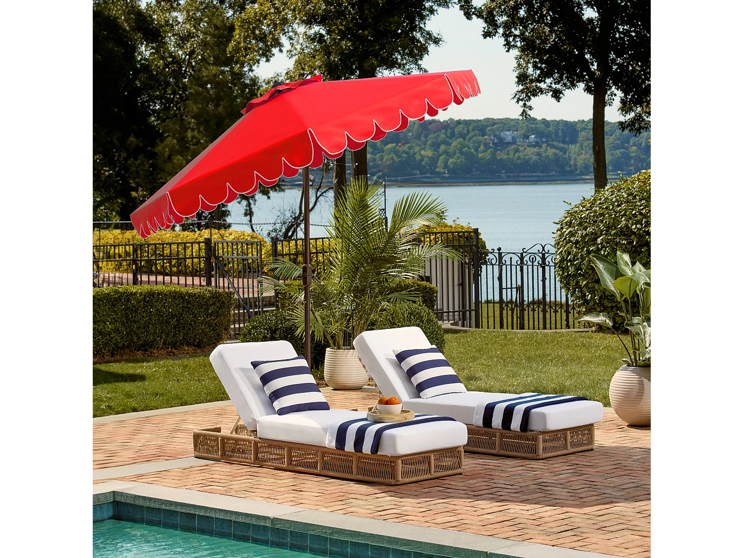 Parasol Rouge 256 x 256 X 251 cm - Dorinda