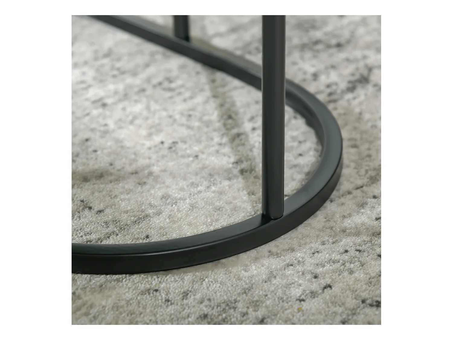 Set de 2 tables basses rondes et ovales empilables, en MDF et acier, noir (50x50x50.5 cm)