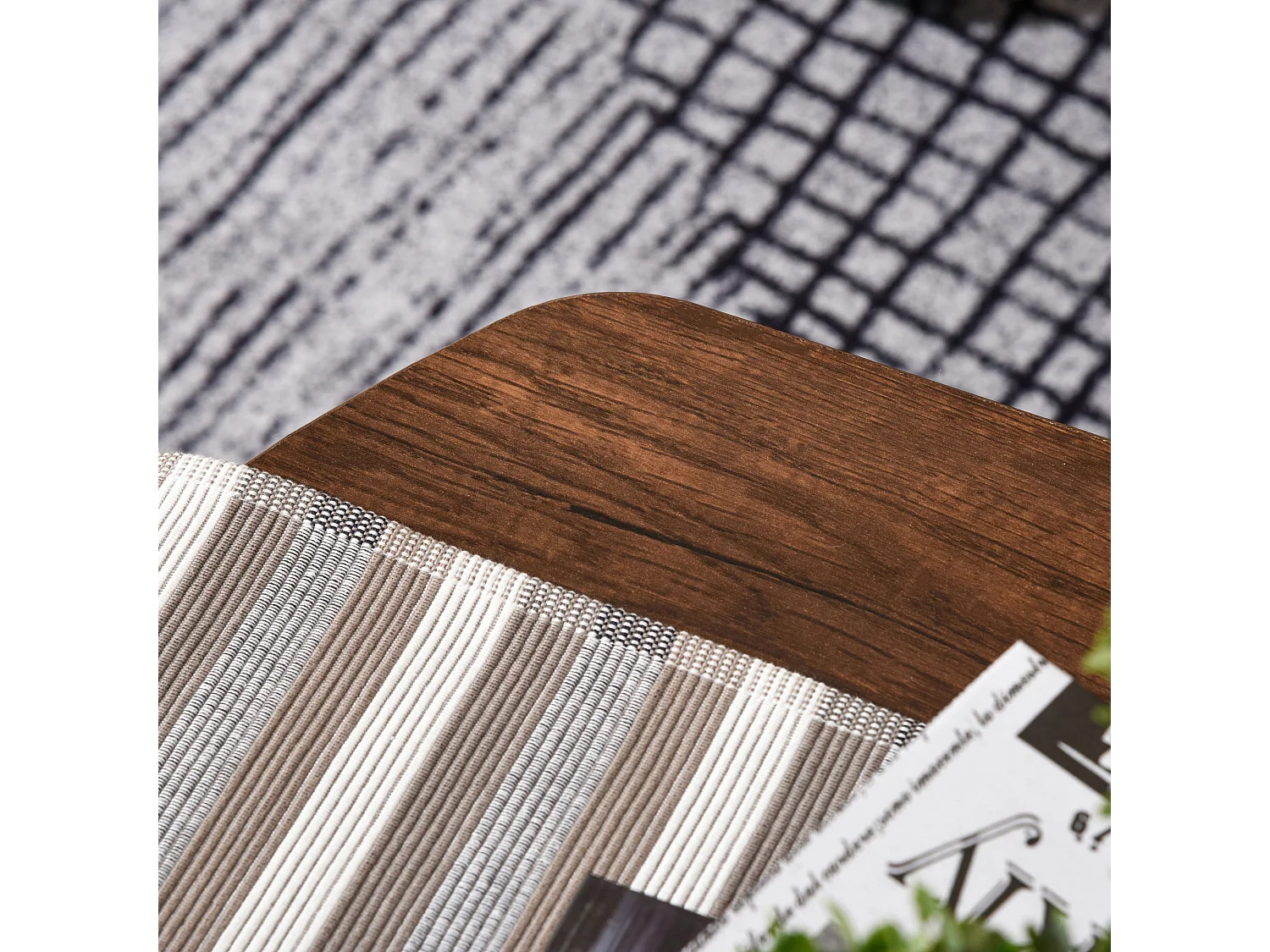 Table basse avec étagères, design rétro, panneau de particules et acier, brun (100x60x46 cm)