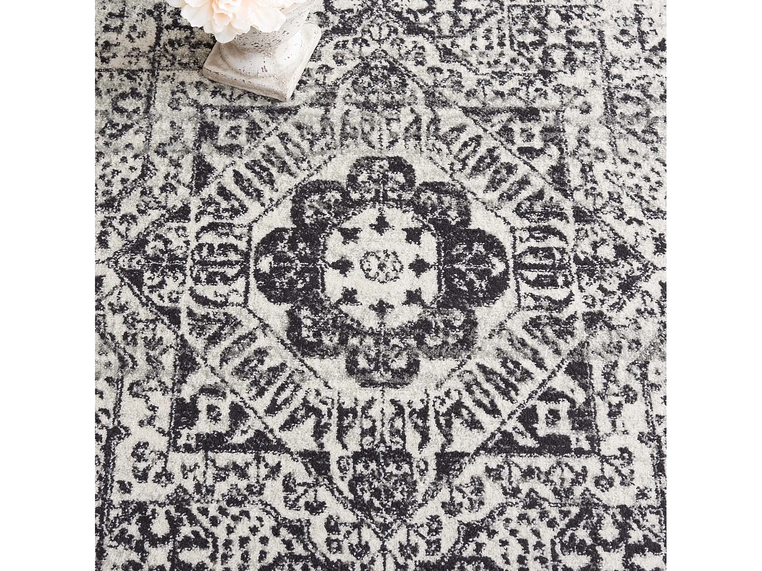 Tapis Neutre/Noir 122 X 183 cm - Carine