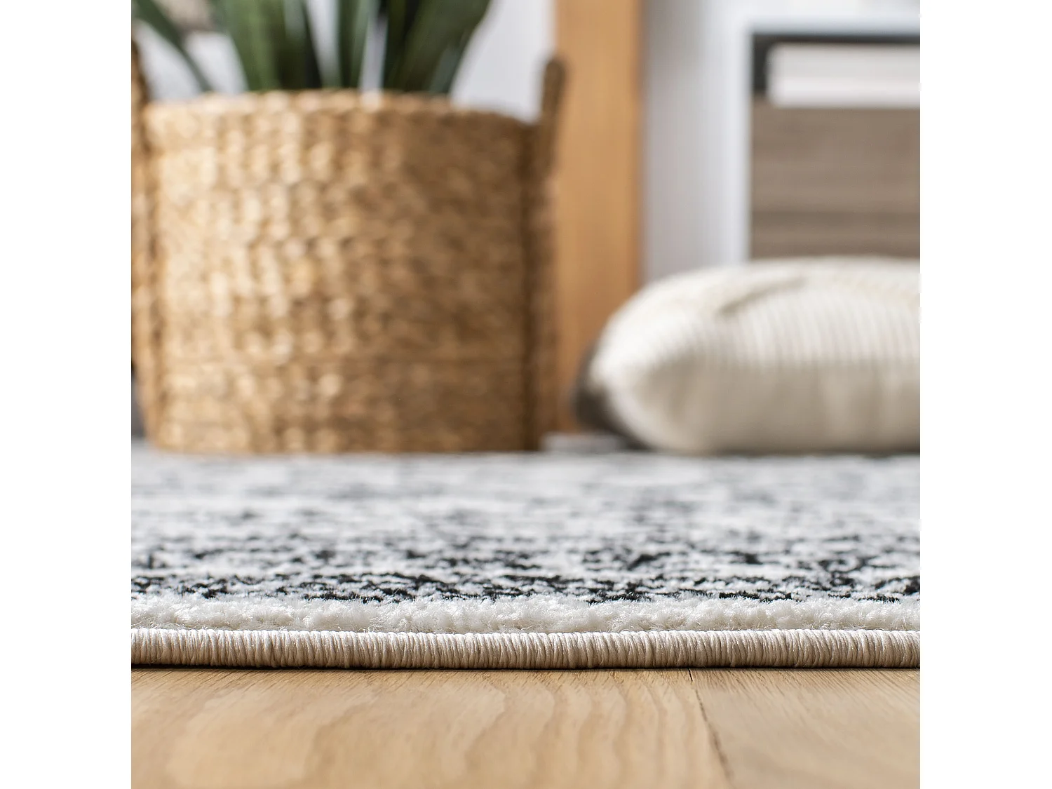 Tapis Neutre/Noir 122 X 183 cm - Makayla