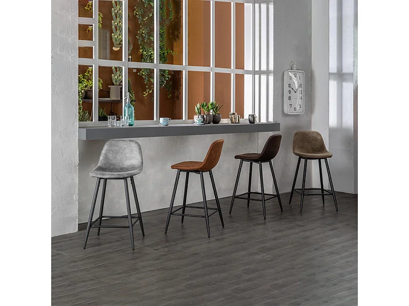 Zestaw 2 wysokich, wyściełanych krzeseł "Brig" ze skóry ekologicznej w kolorze szarym z podnóżkiem, 50x44 cm, 84 wys.