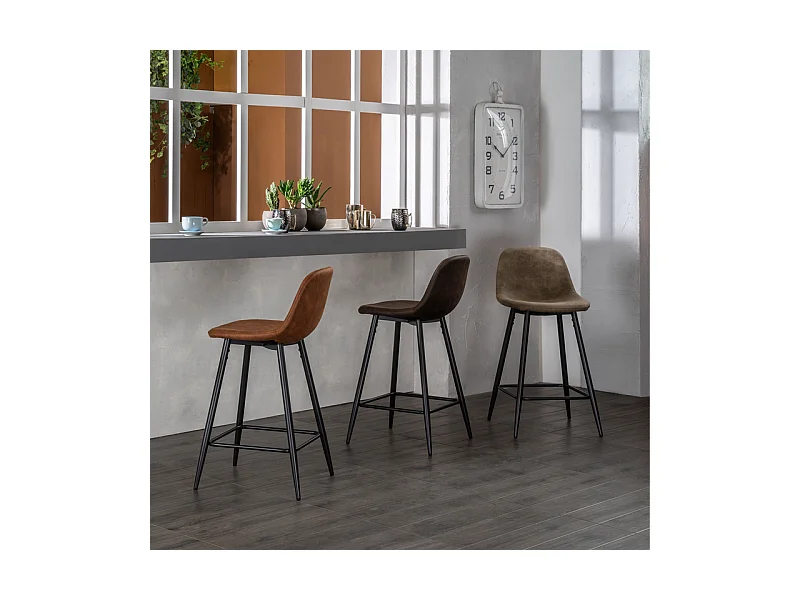 Lot de 2 tabourets hauts rembourrés en terre cuite "Brig" en simili cuir avec repose-pieds cm 50x44 84h