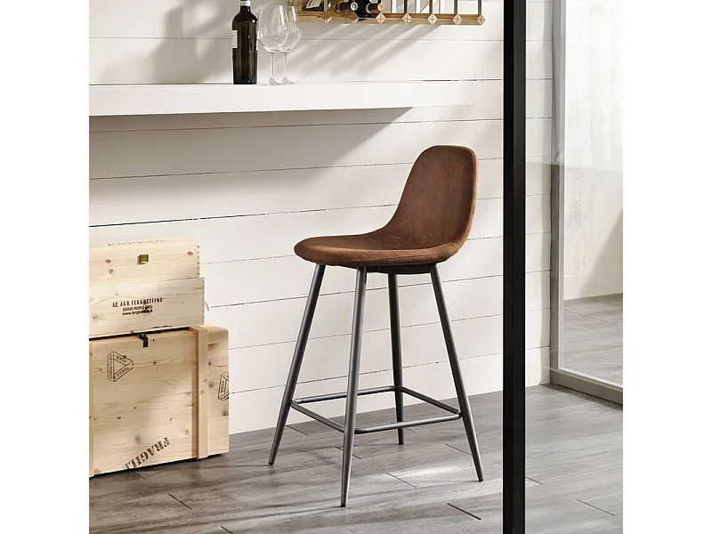 Zestaw 2 wysokich, terakotowych, tapicerowanych stołków "Brig" ze skóry ekologicznej z podnóżkiem, 50x44 cm, 84 wys.