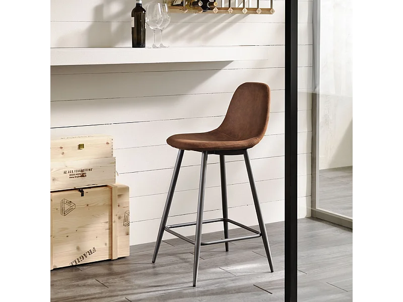 Zestaw 2 wysokich, terakotowych, tapicerowanych stołków "Brig" ze skóry ekologicznej z podnóżkiem, 50x44 cm, 84 wys.