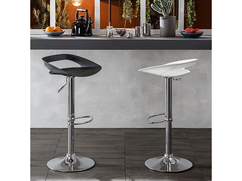 Lot de 2 tabourets hauts "Glenda" noirs en polypropylène avec vérin à gaz et repose-pieds, 40x40 cm, hauteur 69 cm.