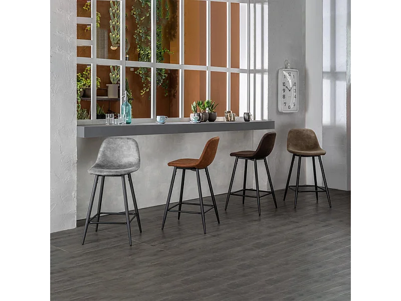 Set di 2 sgabelli imbottiti alti marroni "Brig" in similpelle con poggiapiedi cm 50x44 84h