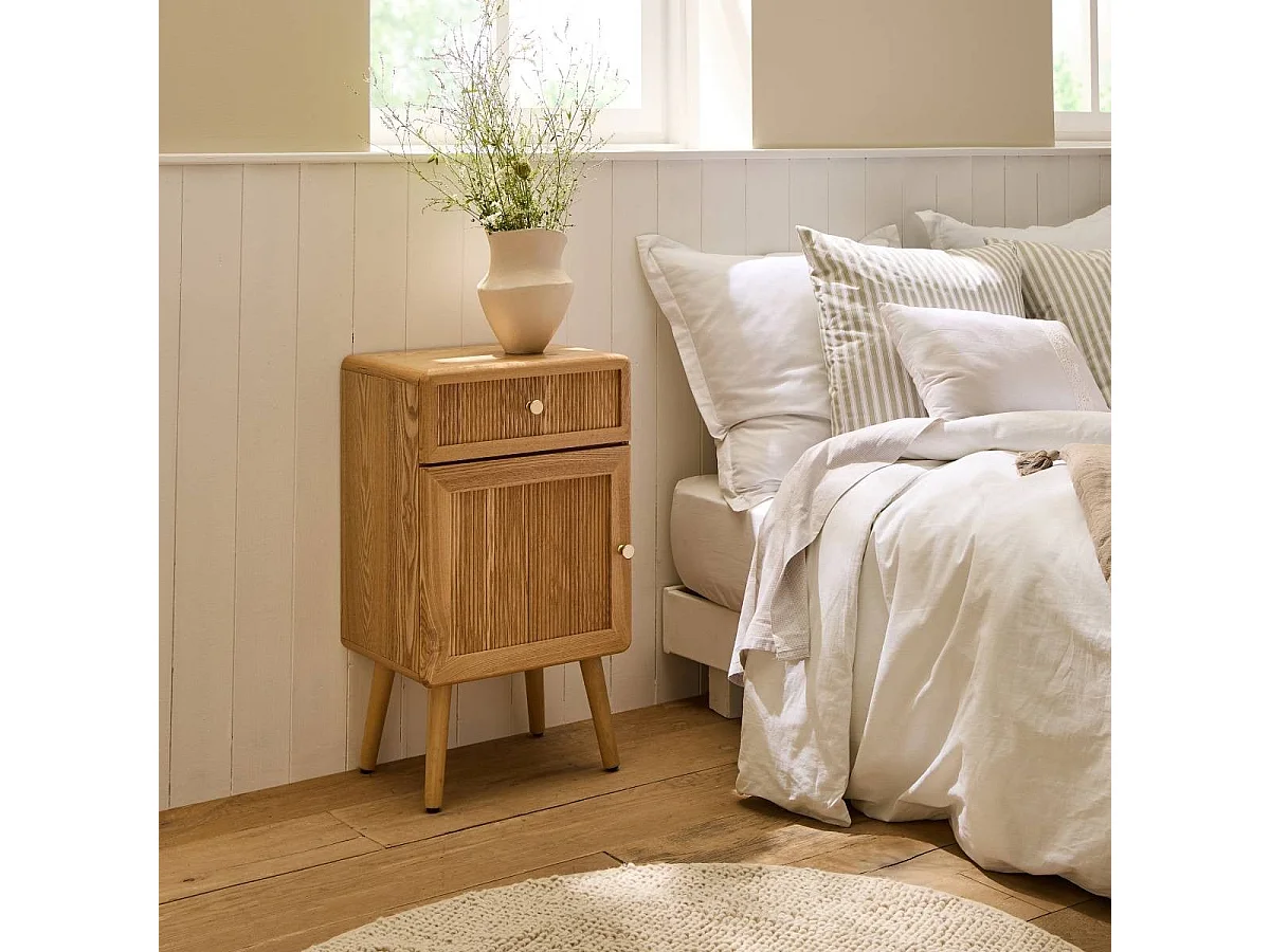 Nachttisch mit 1 Tür und 1 Schublade, Fronten in Lamellenoptik, H71 cm - AVA
