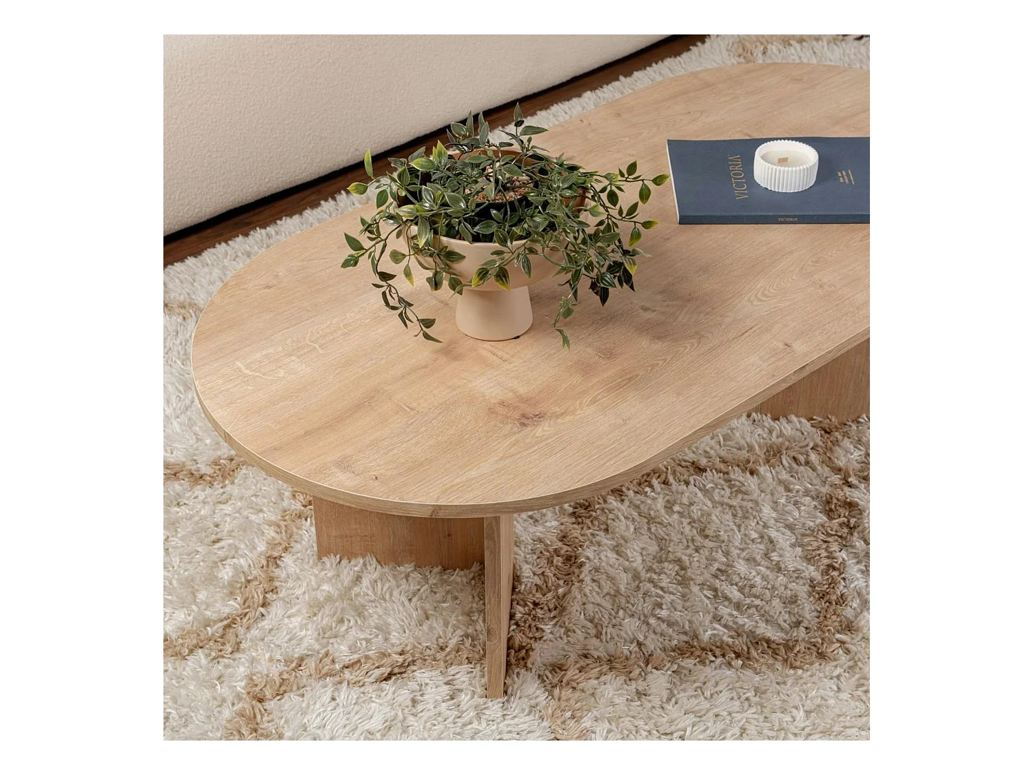 Table basse ovale effet chêne clair - pieds en V MARFA