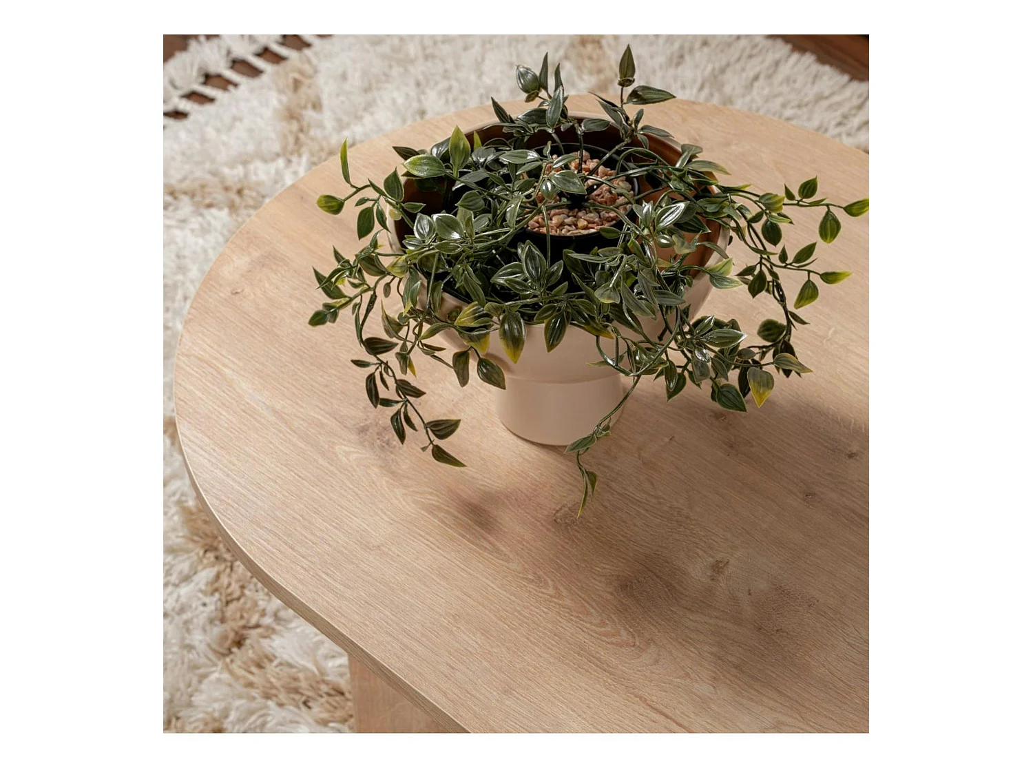 Table basse ovale effet chêne clair - pieds en V MARFA