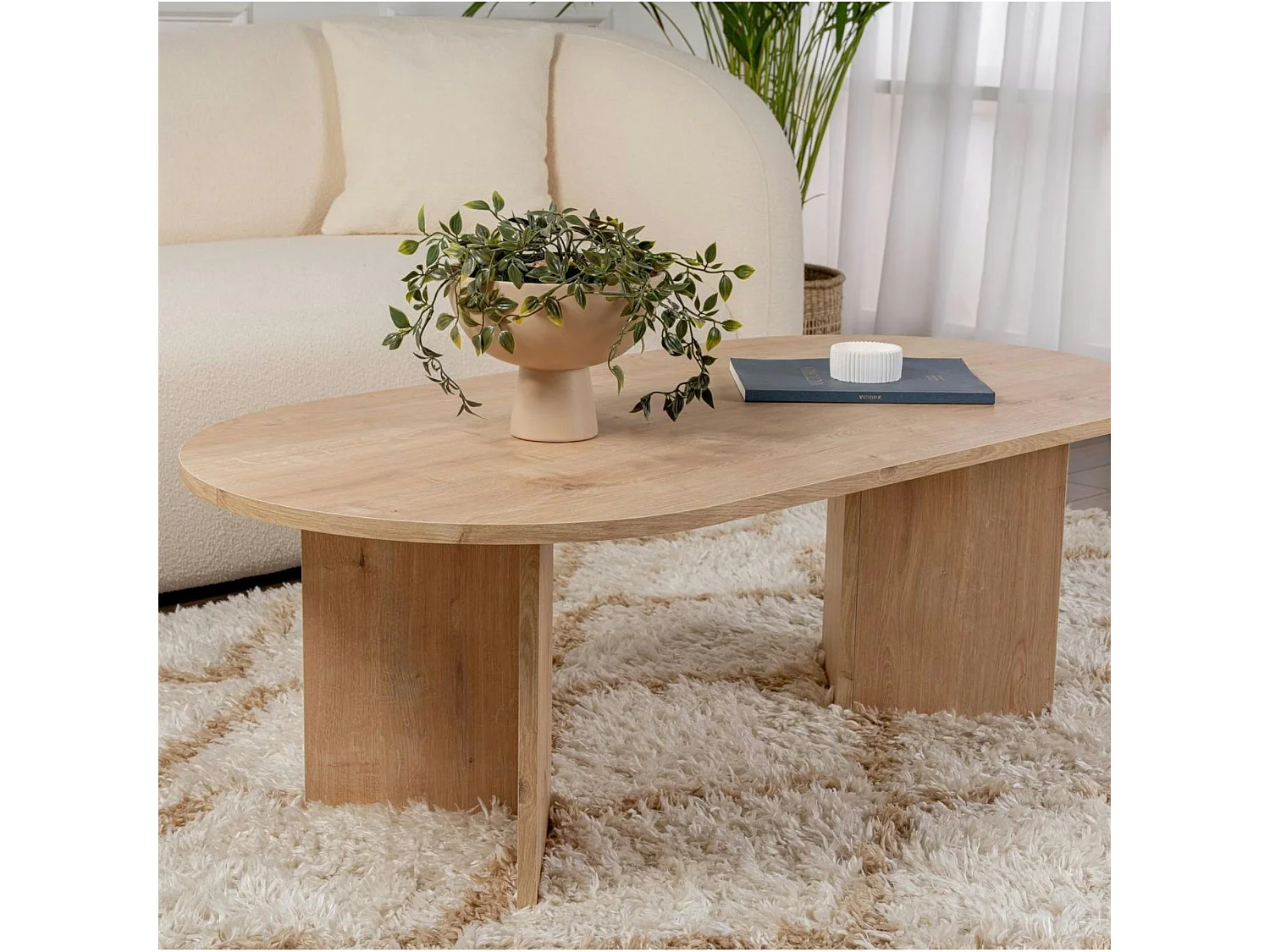 Table basse ovale effet chêne clair - pieds en V MARFA