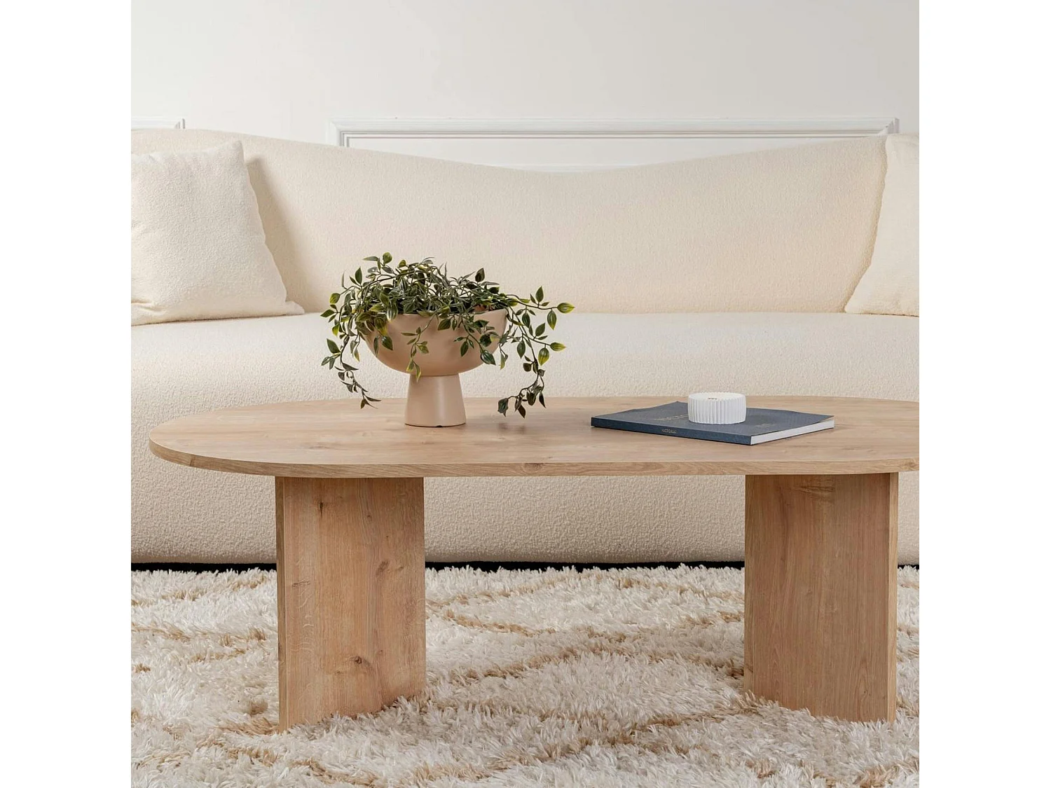 Table basse ovale effet chêne clair - pieds en V MARFA