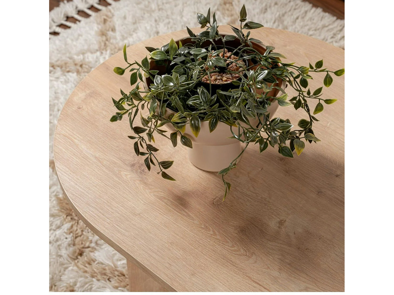 Table basse ovale effet chêne clair - pieds en V MARFA