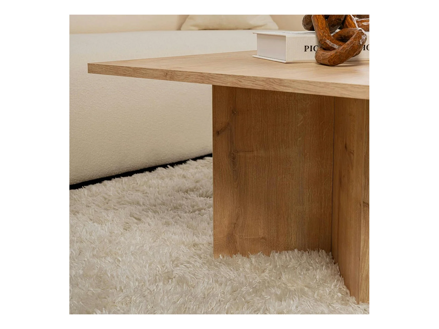 Table basse moderne effet chêne clair - pieds en V MARFA