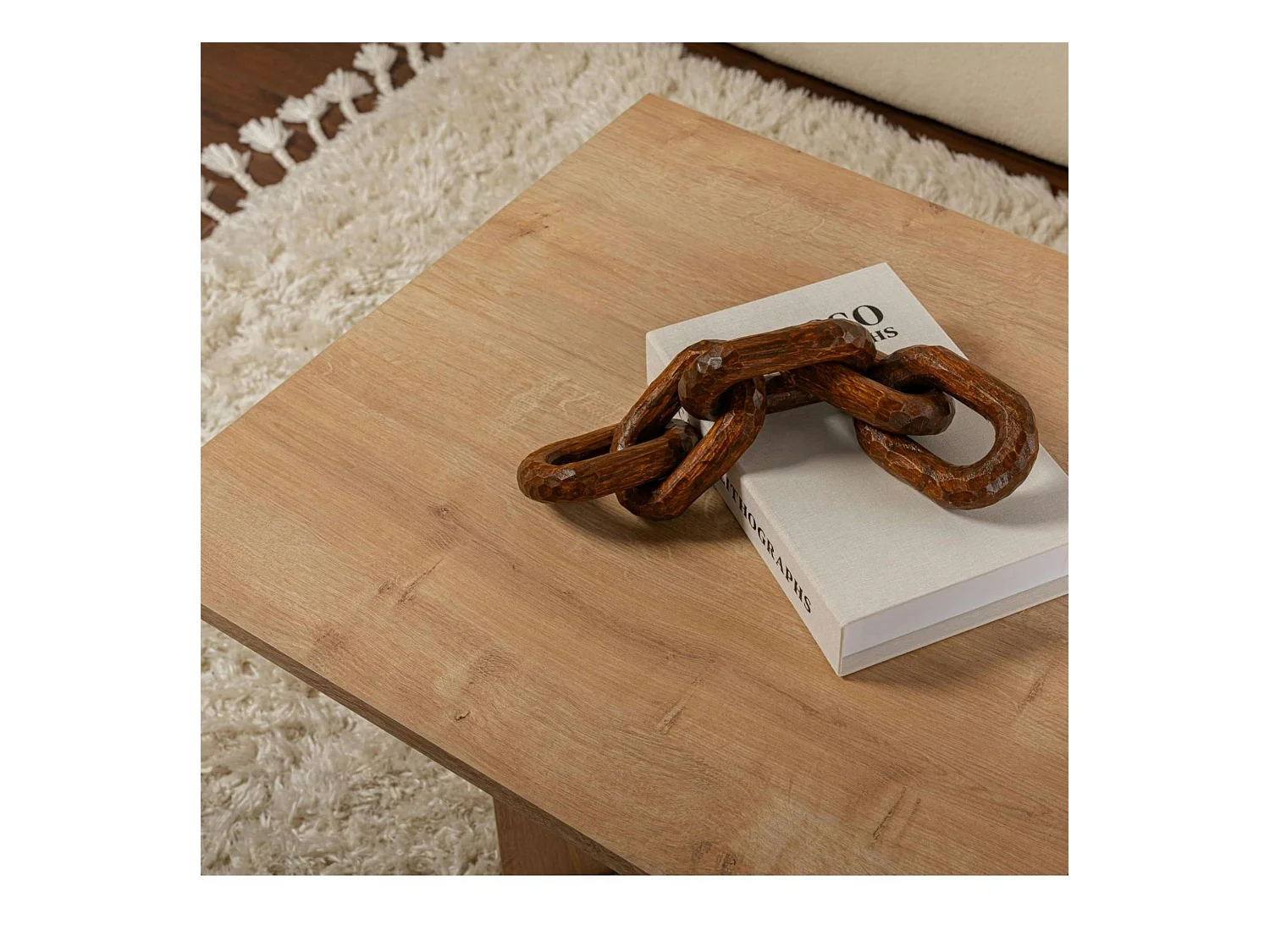 Table basse moderne effet chêne clair - pieds en V MARFA