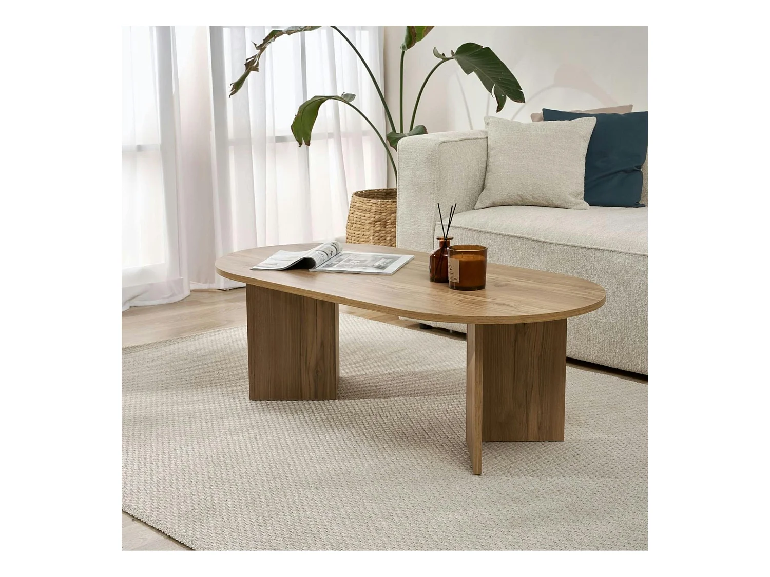 Table basse ovale effet chêne huilé - pieds en V MARFA