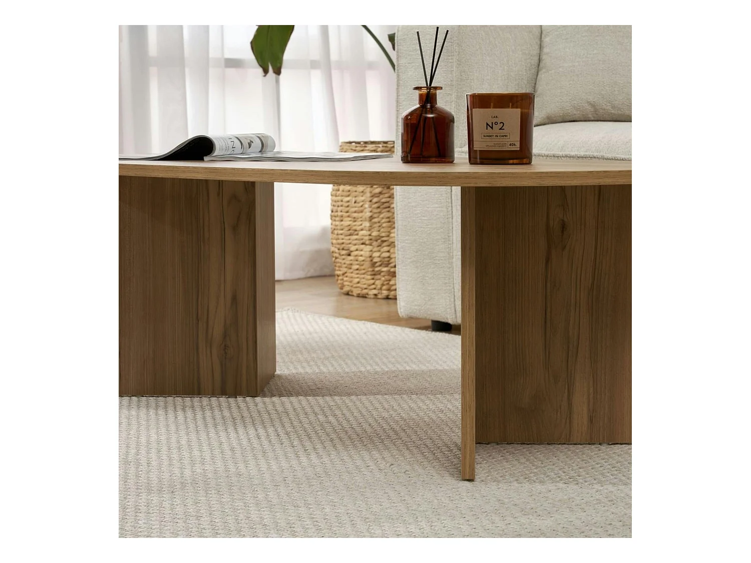 Table basse ovale effet chêne huilé - pieds en V MARFA