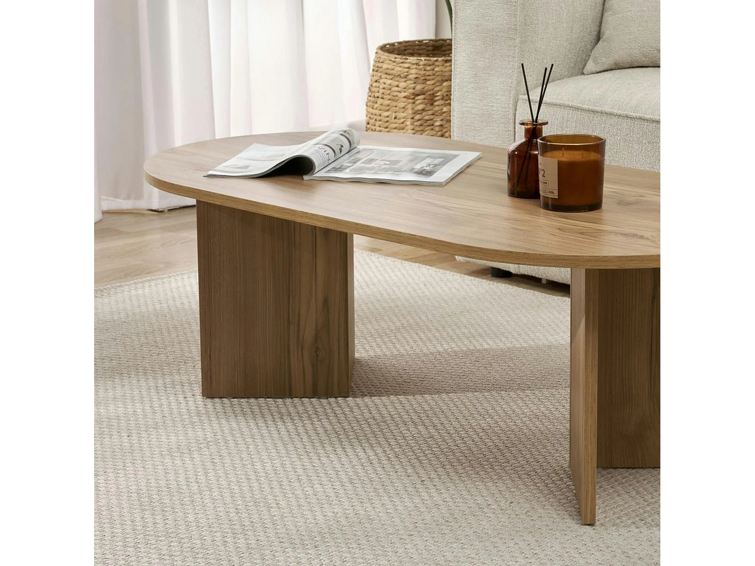 Table basse ovale effet chêne huilé - pieds en V MARFA