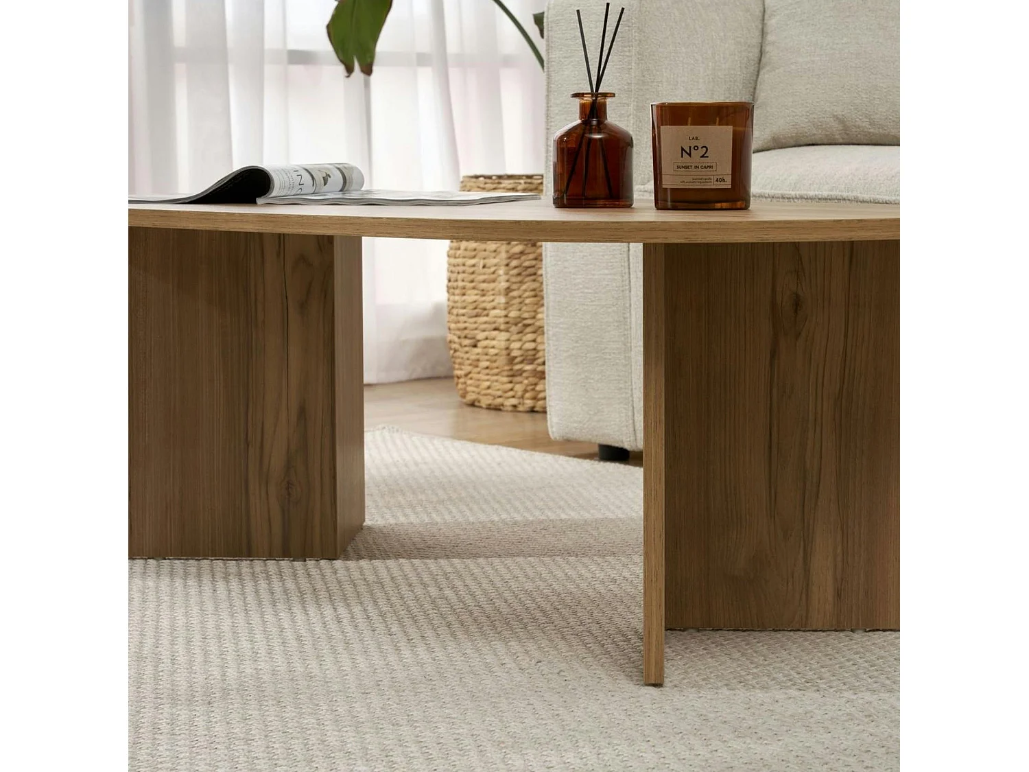 Table basse ovale effet chêne huilé - pieds en V MARFA