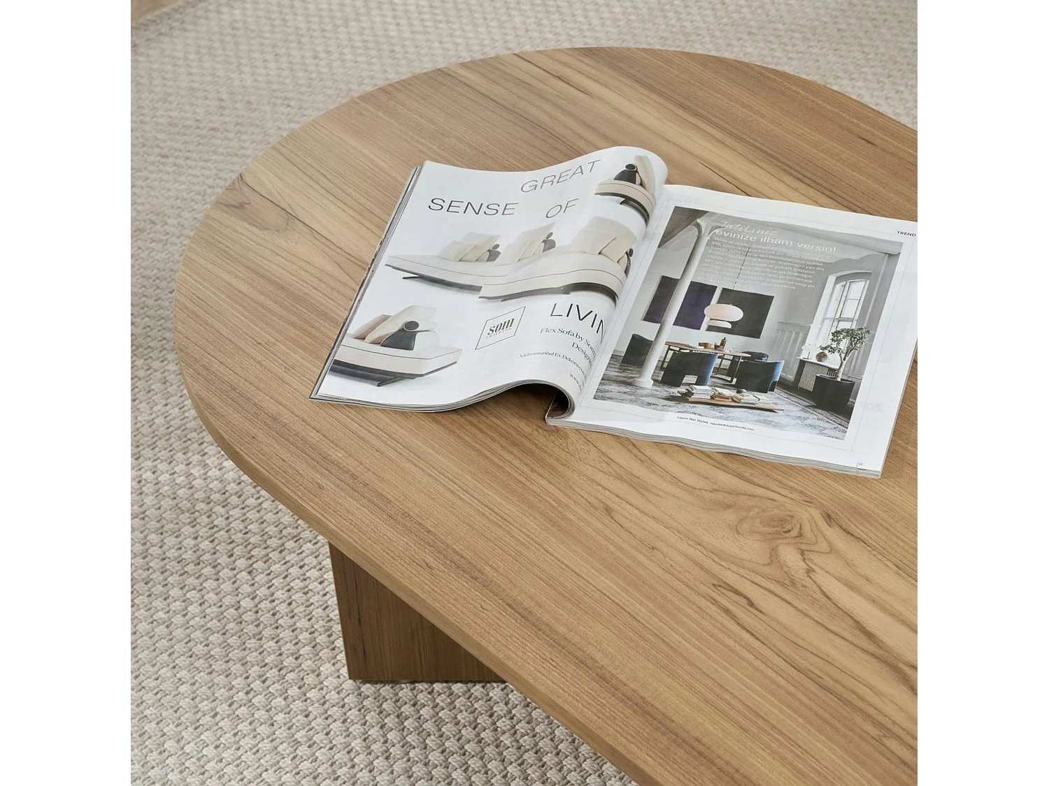 Table basse ovale effet chêne huilé - pieds en V MARFA