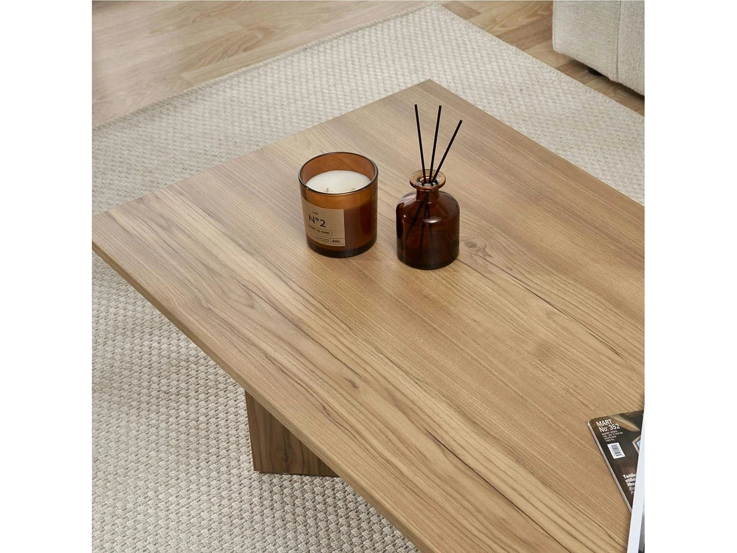 Table basse moderne effet chêne huilé - pieds en V MARFA