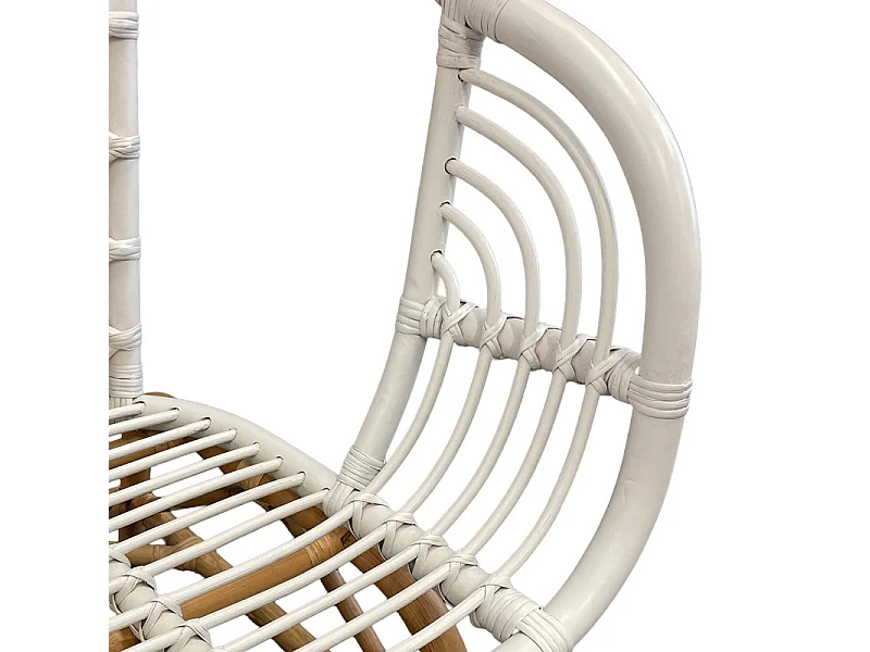 Fauteuil arrondi en rotin tressé blanc et couleur naturelle – VIOLA