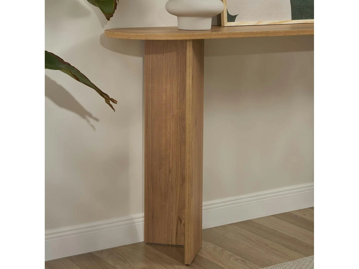Console de salon ovale effet chêne - pieds en V MARFA