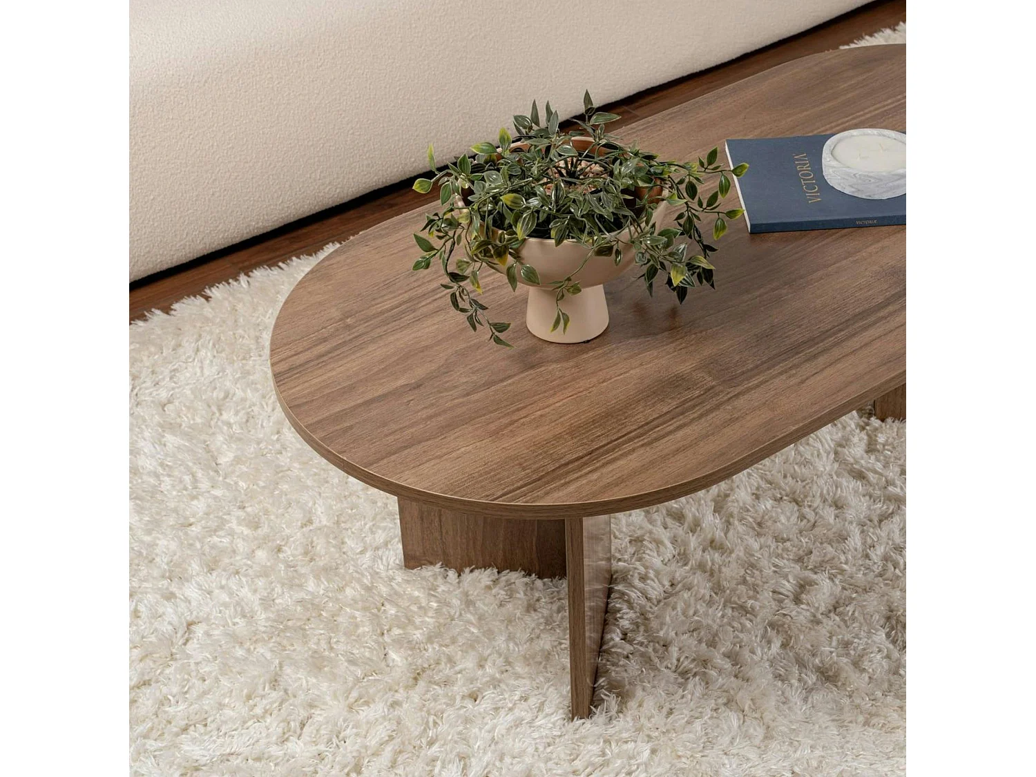 Table basse ovale effet bois de noyer - pieds en V MARFA