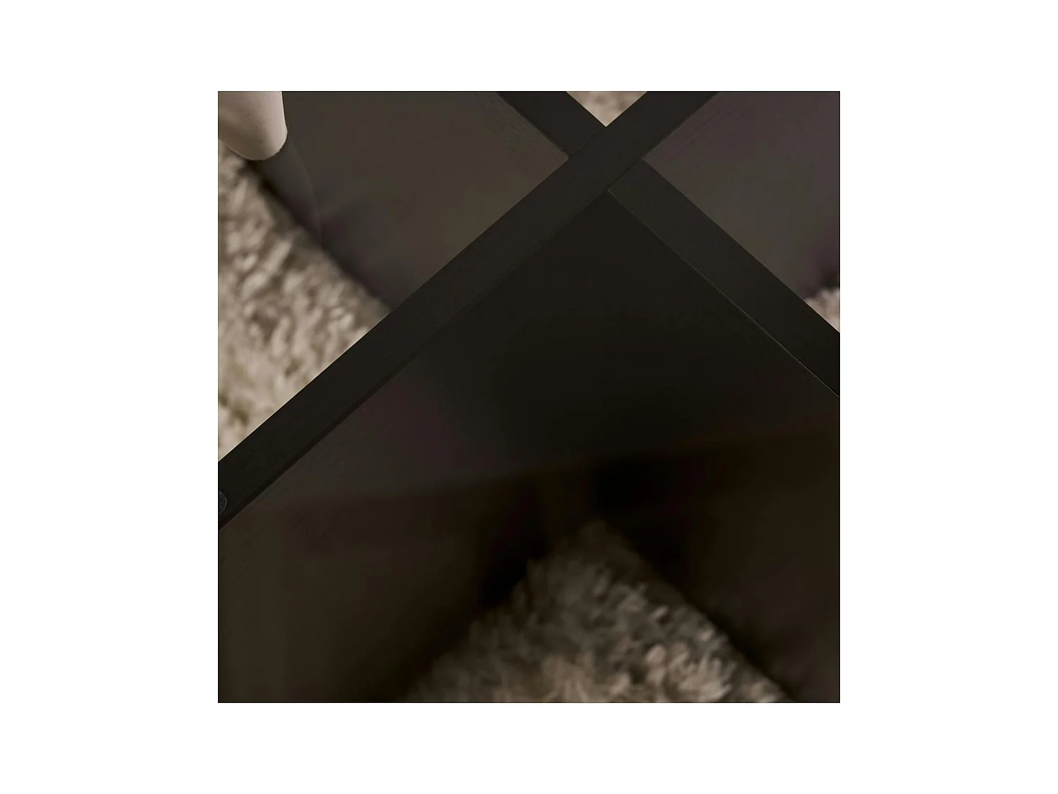 Table basse noire plateau verre – pied croix effet bois SALTA