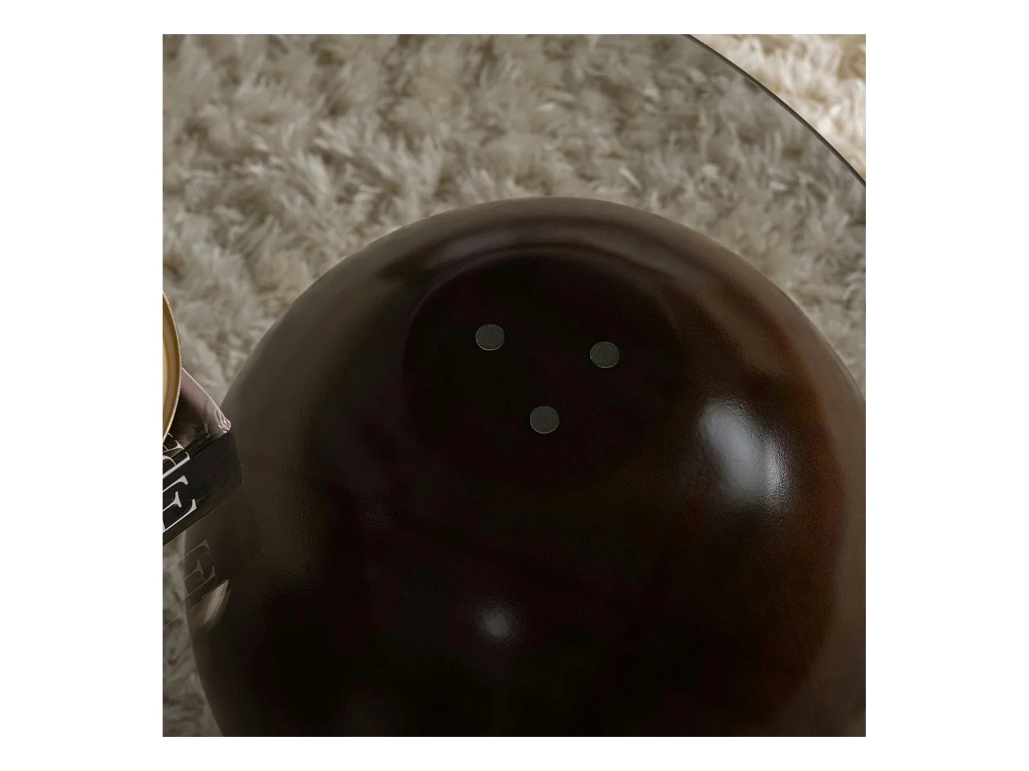 Table basse verre fumé design – 3 pieds boules marrons KOCHI