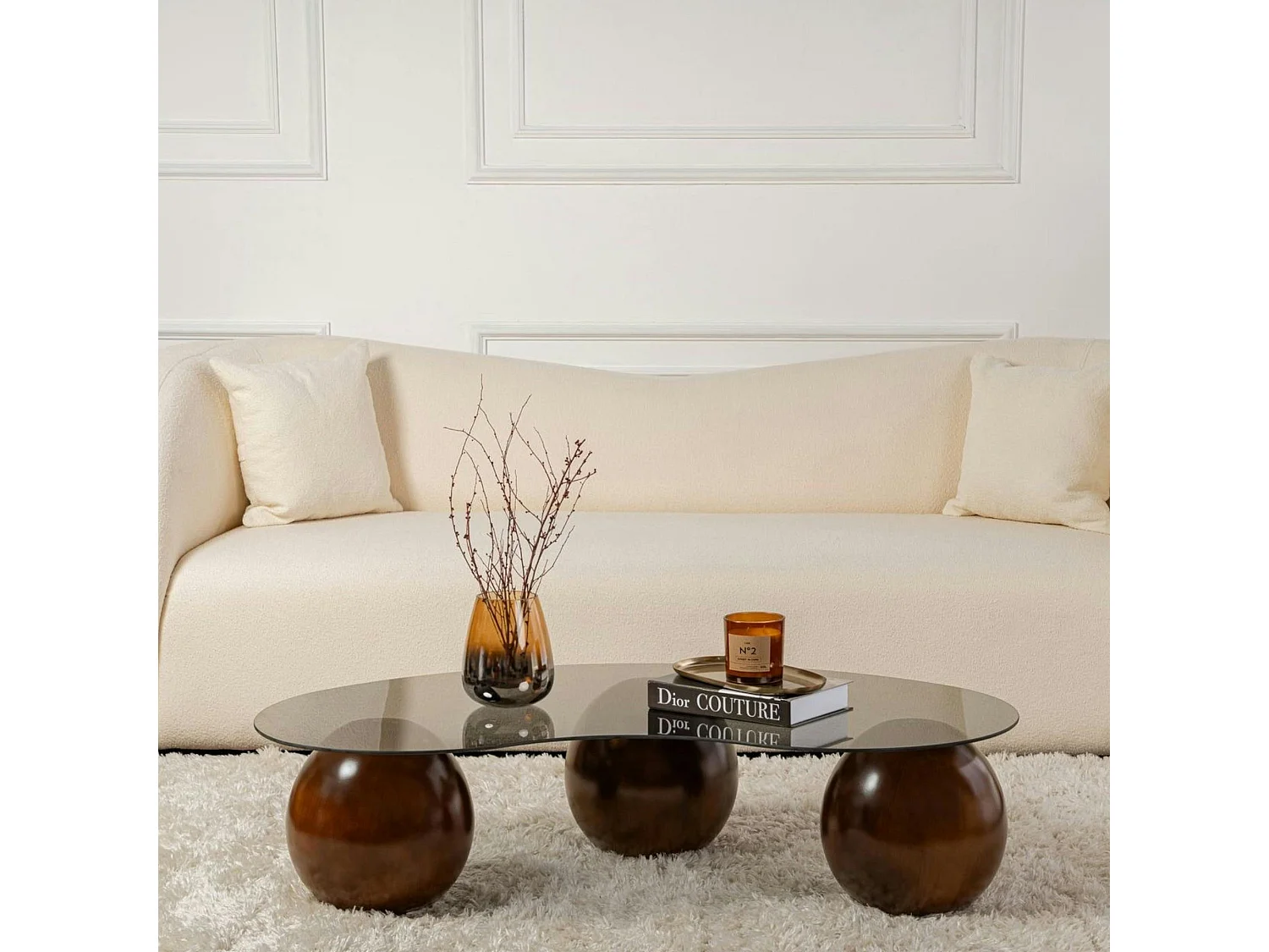 Table basse verre fumé design – 3 pieds boules marrons KOCHI