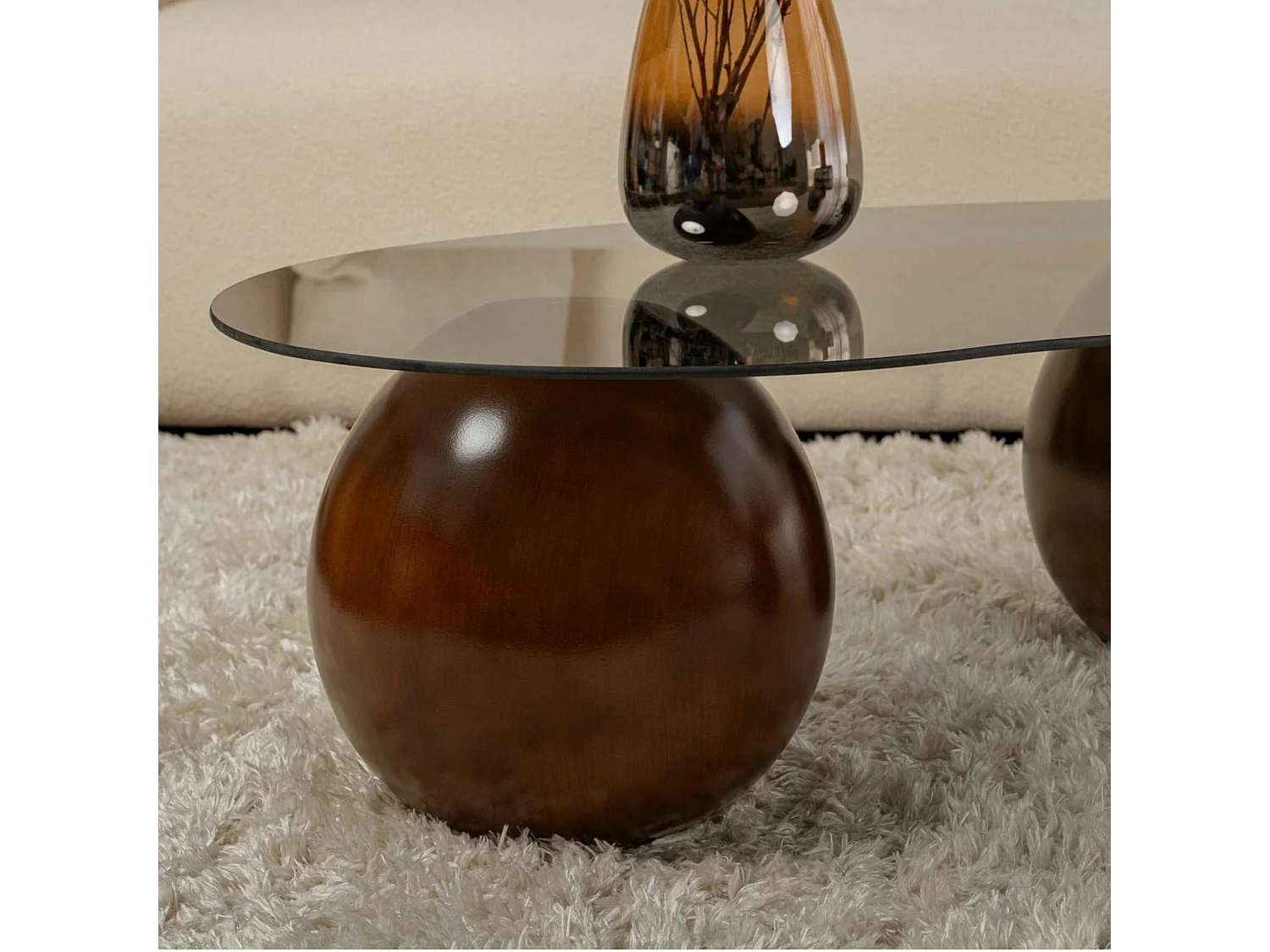 Table basse verre fumé design – 3 pieds boules marrons KOCHI