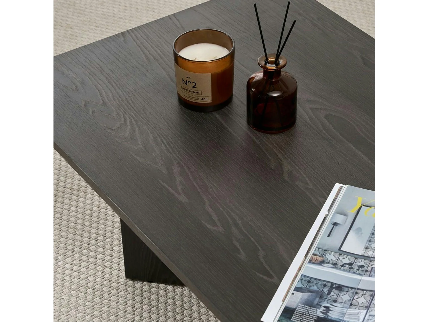 Table basse moderne effet bois noir - pieds en V MARFA