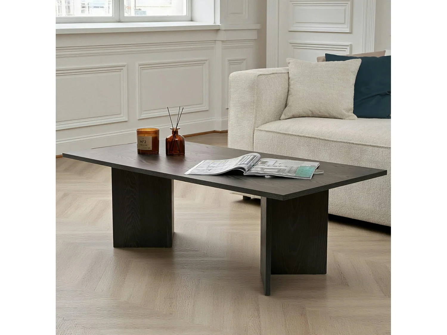 Table basse moderne effet bois noir - pieds en V MARFA