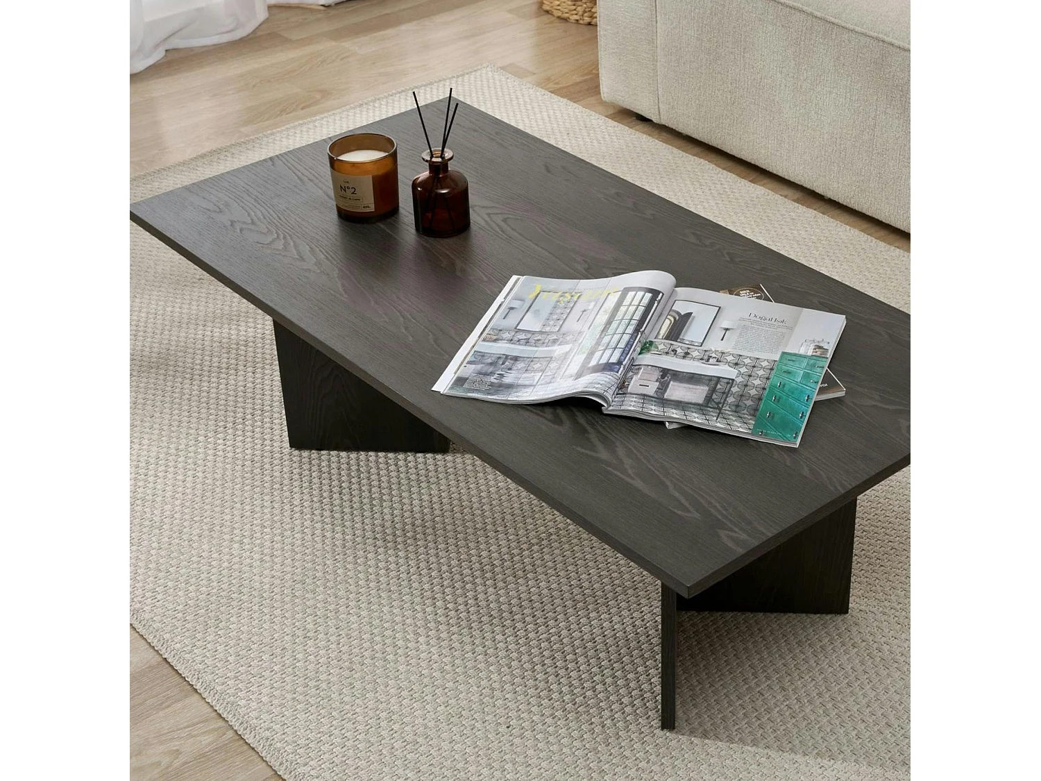 Table basse moderne effet bois noir - pieds en V MARFA