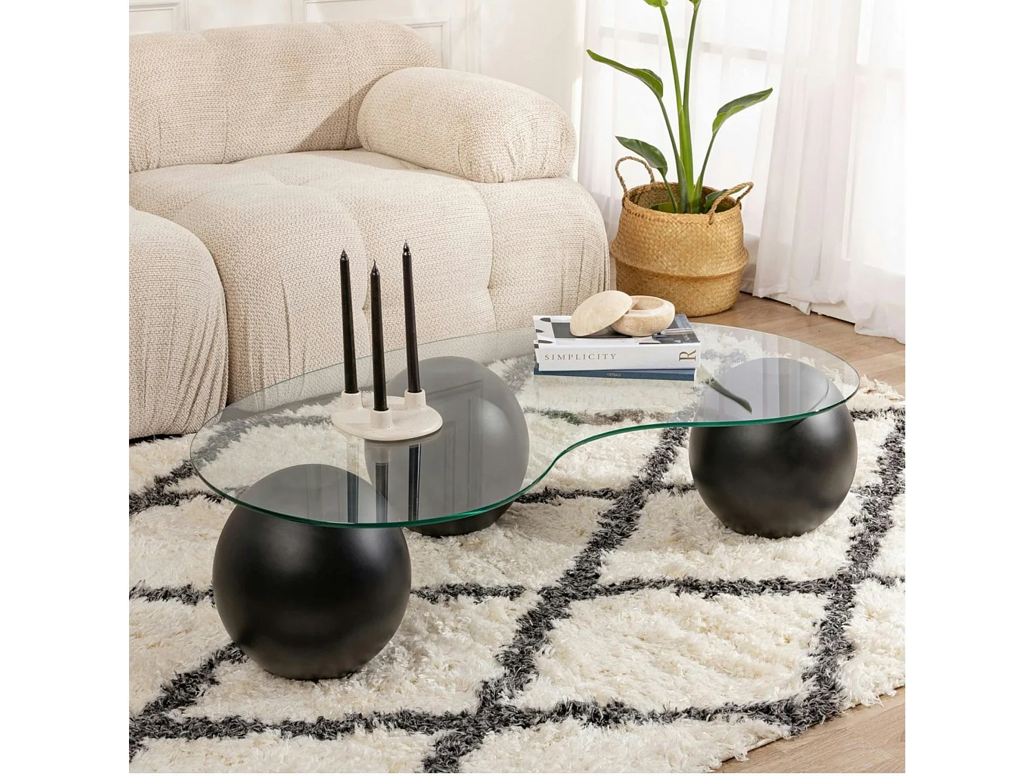 Table basse en verre design – 3 pieds boules noirs KOCHI